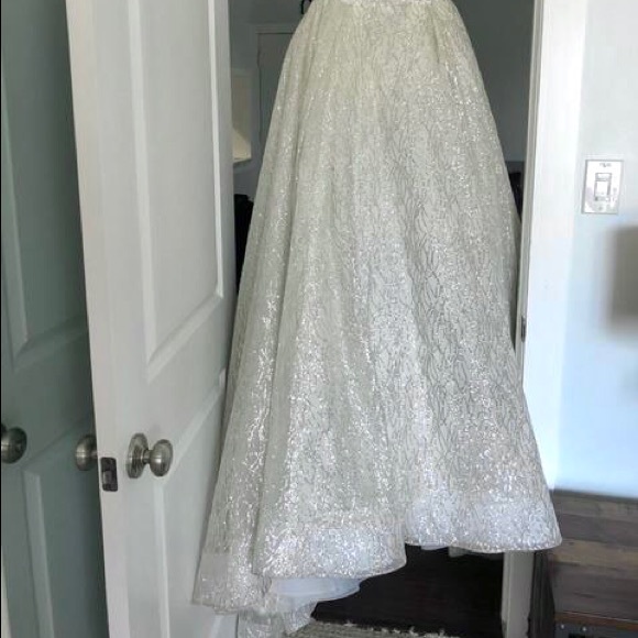 Lazaro Style 3662 Designer Wedding Gown 0-2 - Picture 9 of 12